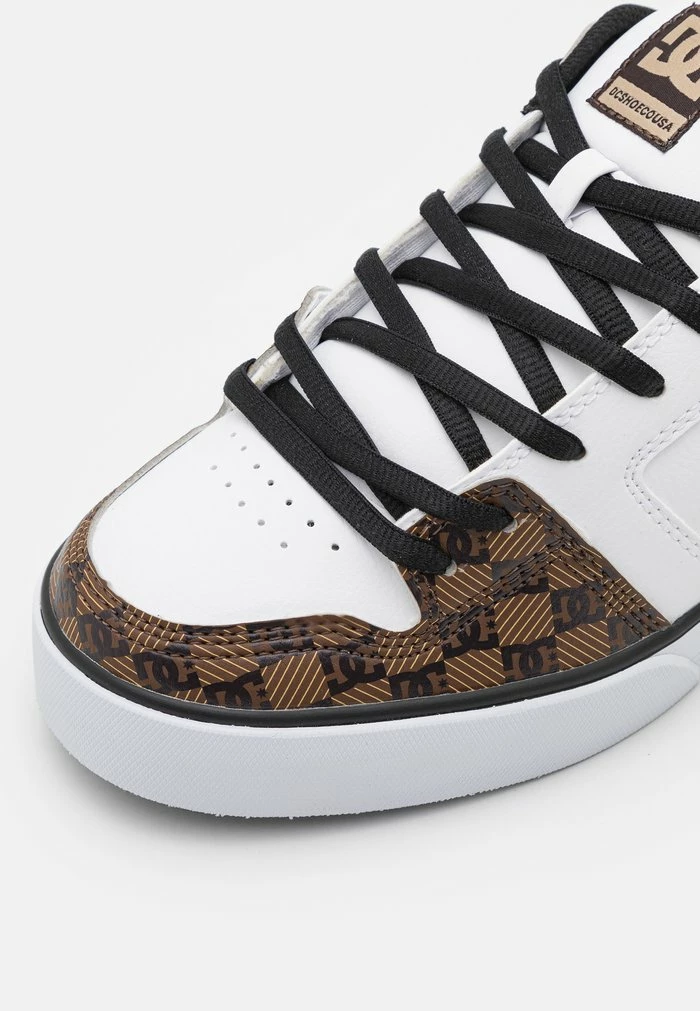 PURE SE UNISEX - Skate shoes - white/brown DC Shoes PURE SE UNISEX - Skate Shoes - White/brown -DC Shoes shop 14589e4f7330455b8f3cd09edaca450a