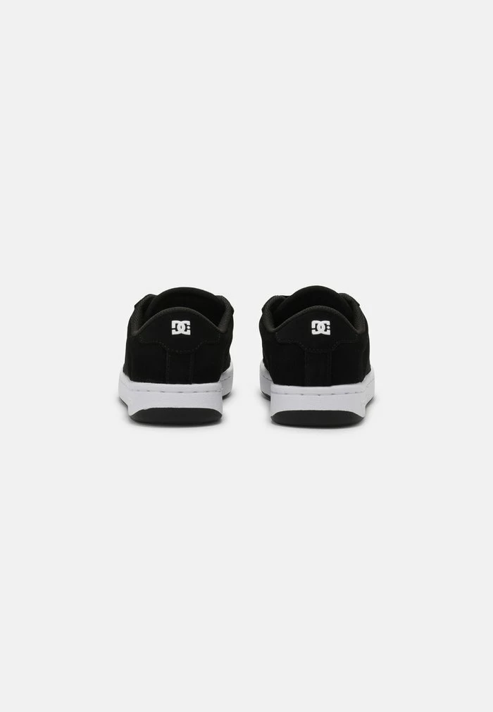 STRIKER - Trainers - black/white DC Shoes STRIKER - Trainers - Black/white -DC Shoes shop 23d951ab039a4324b2267c186d339ca0