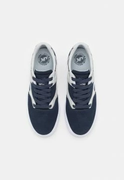 DC Shoes KALIS UNISEX - Trainers - Navy/silver -DC Shoes shop 4379321f6e0a40619b87ab522b1374e6