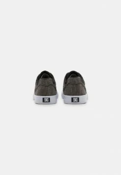 DC Shoes KALIS UNISEX - Trainers - Chambray -DC Shoes shop 438c0f445f8e4c5ca80b456c76d546b2