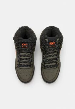 DC Shoes PURE UNISEX - Skate Shoes - Dusty Olive/orange -DC Shoes shop 4a3480ea89a24d4bab2dd2b84d8d66ac