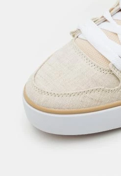 DC Shoes PURE UNISEX - Skate Shoes - Brown/tan -DC Shoes shop 505f3bdc5df647e3ada2ef6ce4a16f4c