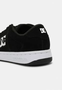 DC Shoes STRIKER - Trainers - Black/white 8 DC Shoes STRIKER - Trainers - Black/white -DC Shoes shop 674284645e394ca0a2c4a72cb7a1e68b