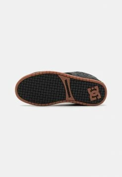 DC Shoes COURT GRAFFIK UNISEX - Skate Shoes - Black/black -DC Shoes shop 8b28974acab54799b2b8f1c44a52e648
