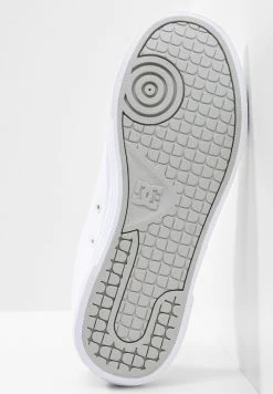DC Shoes CHELSEA TX - Trainers - White/silver -DC Shoes shop 9484fb42407f4f30ba08f6f3fdad475f