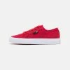 DC Shoes BOBS MANUAL UNISEX - Trainers - Red -DC Shoes shop 9e7980a83c394b5dba356b046996088d