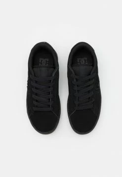 DC Shoes STRIKER - Trainers - Black -DC Shoes shop e54b9818190d49d682b7281a54803c6b